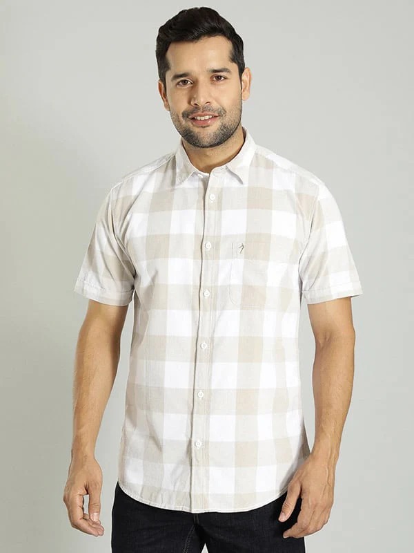 Indian Terrain Men Checkered Beige Shirt